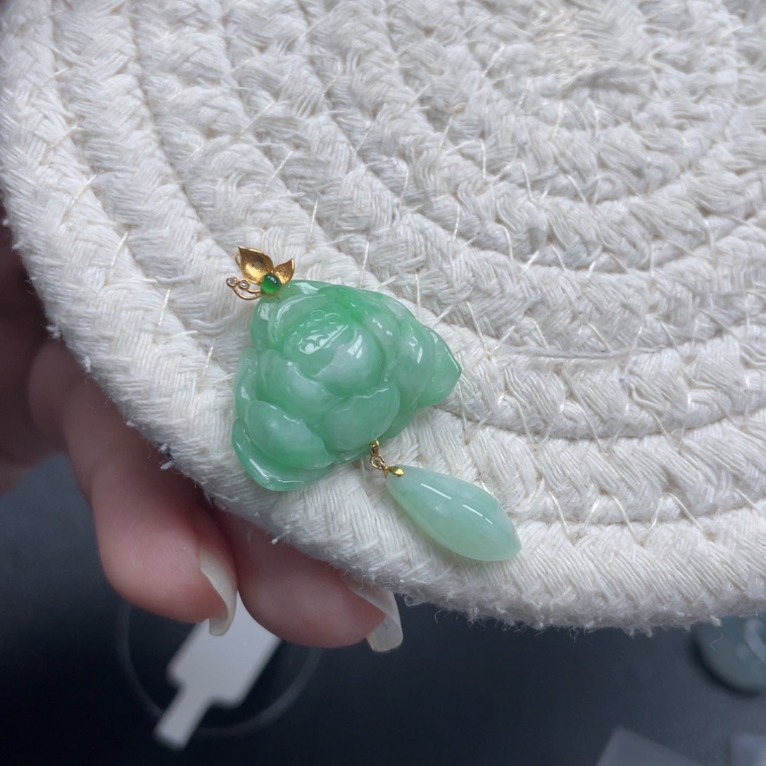 翡翠18K金镶嵌颈饰天然A货缅甸翡翠