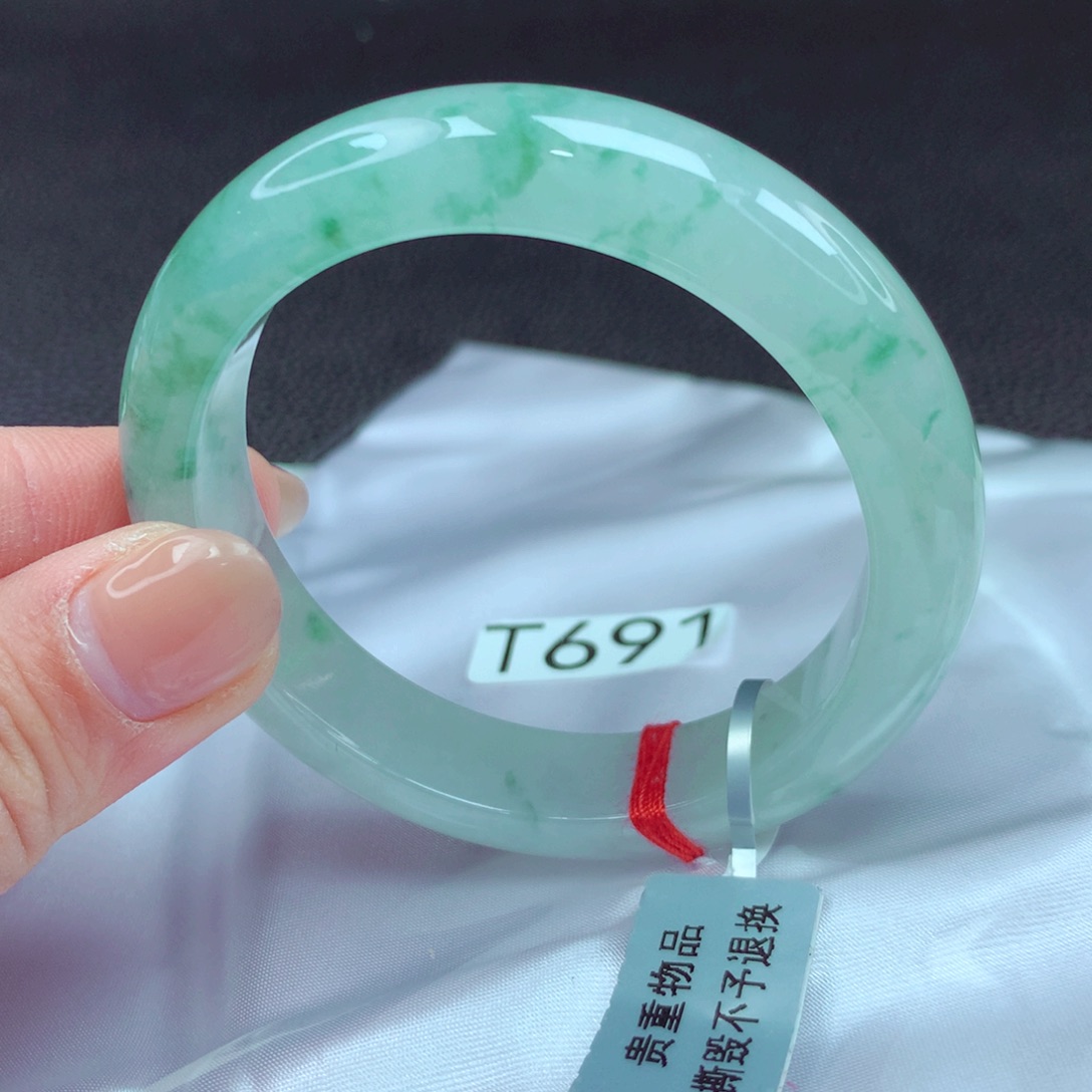 翡翠手镯未镶嵌手镯88