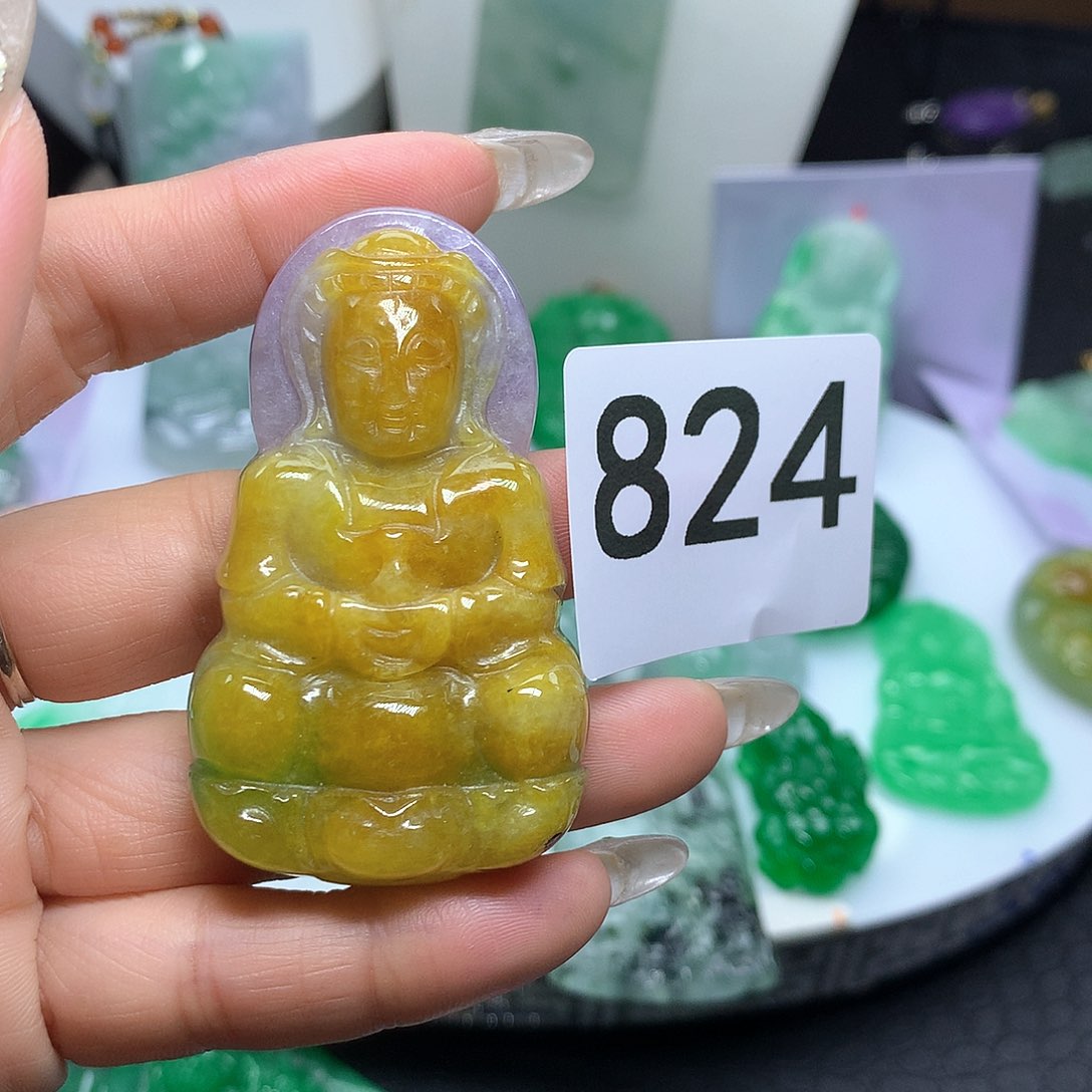 翡翠吊坠(赠链)未镶嵌