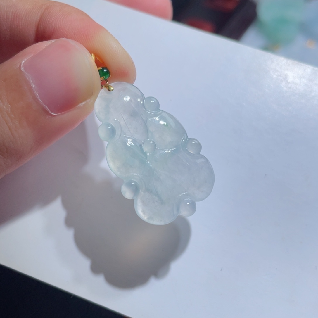 翡翠18K金镶嵌颈饰翡翠