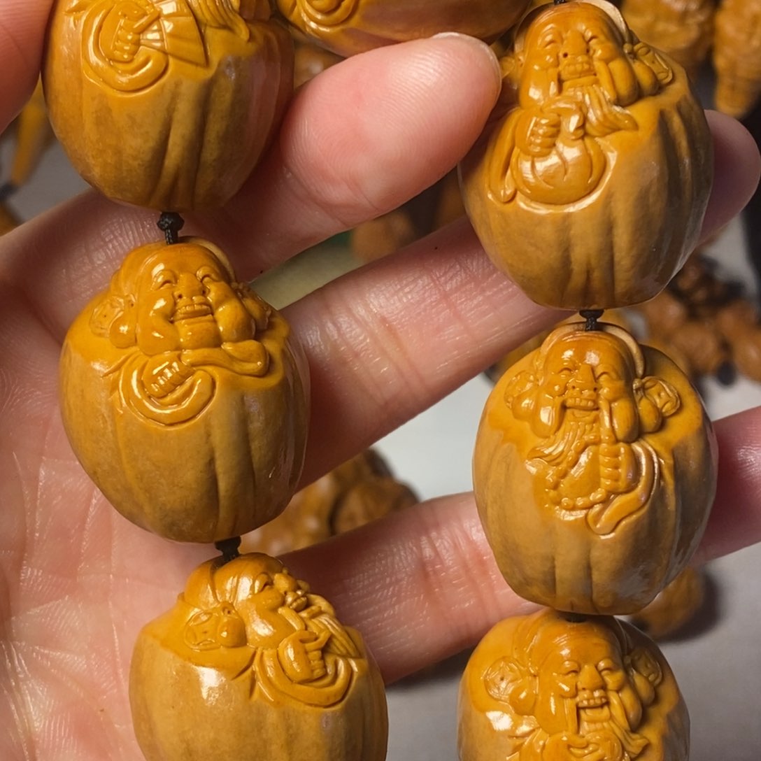 橄榄核手串/手链在*上包衣财神上色