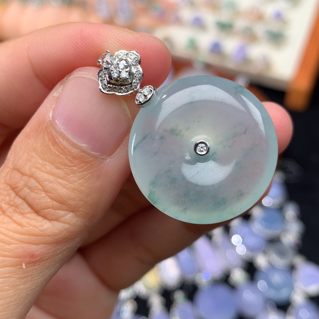 吊坠(不含链)18K金镶嵌翡翠