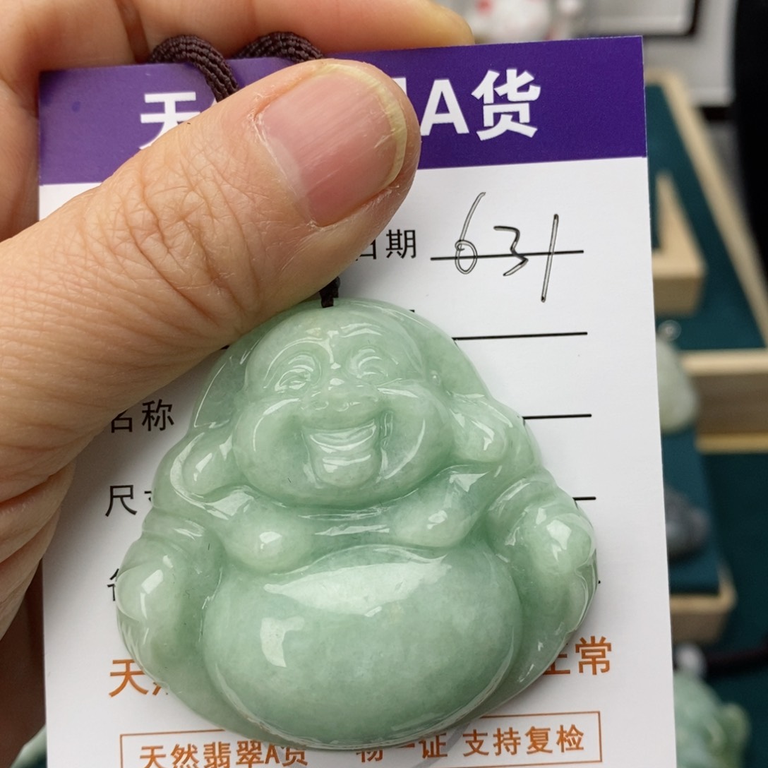 翡翠颈饰未镶嵌佛公