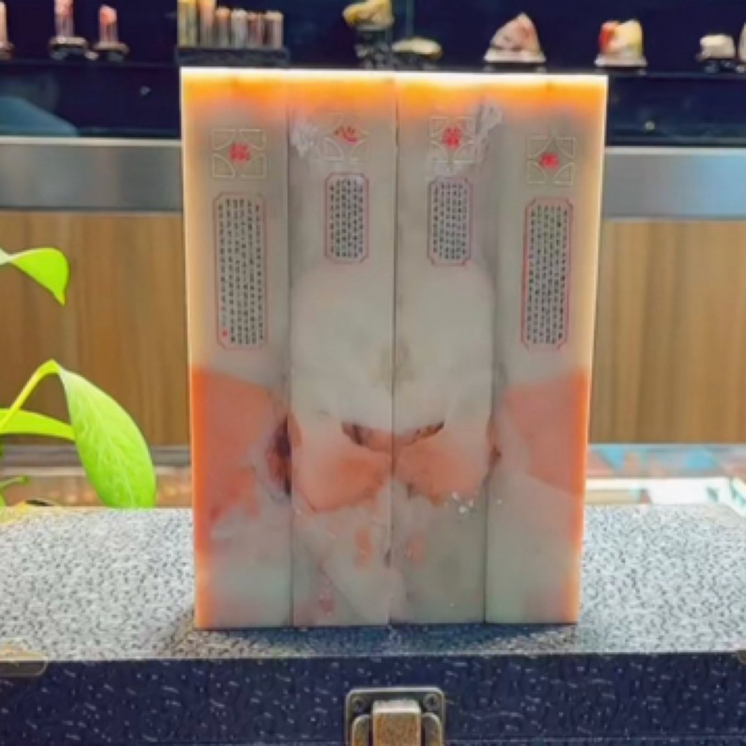 巴林石石上莲花微刻做品美美完成了。