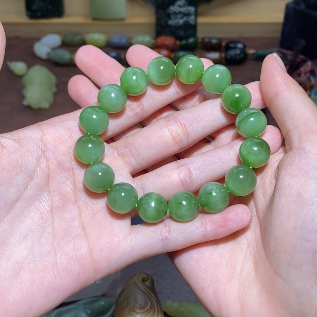 星***云和田玉未镶嵌颈饰