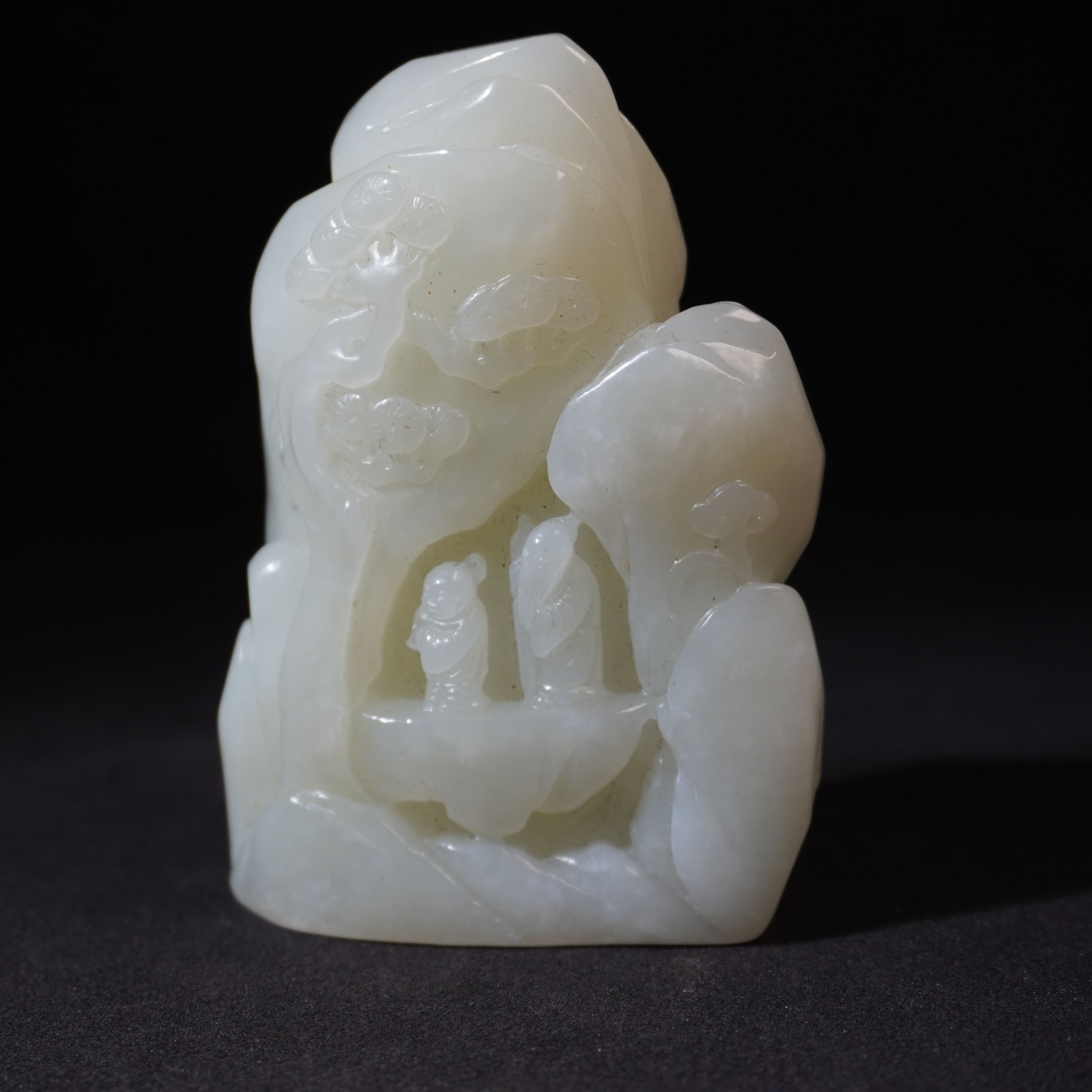 8NU23 清 和田玉山子摆件