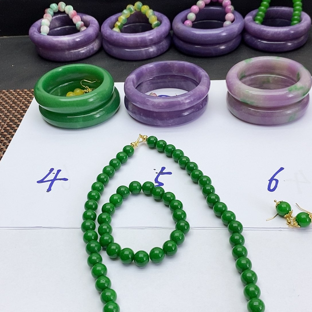 项链未镶嵌石英质玉