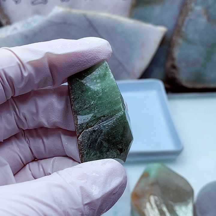 翡翠颈饰未镶嵌缅甸翡翠A货边角