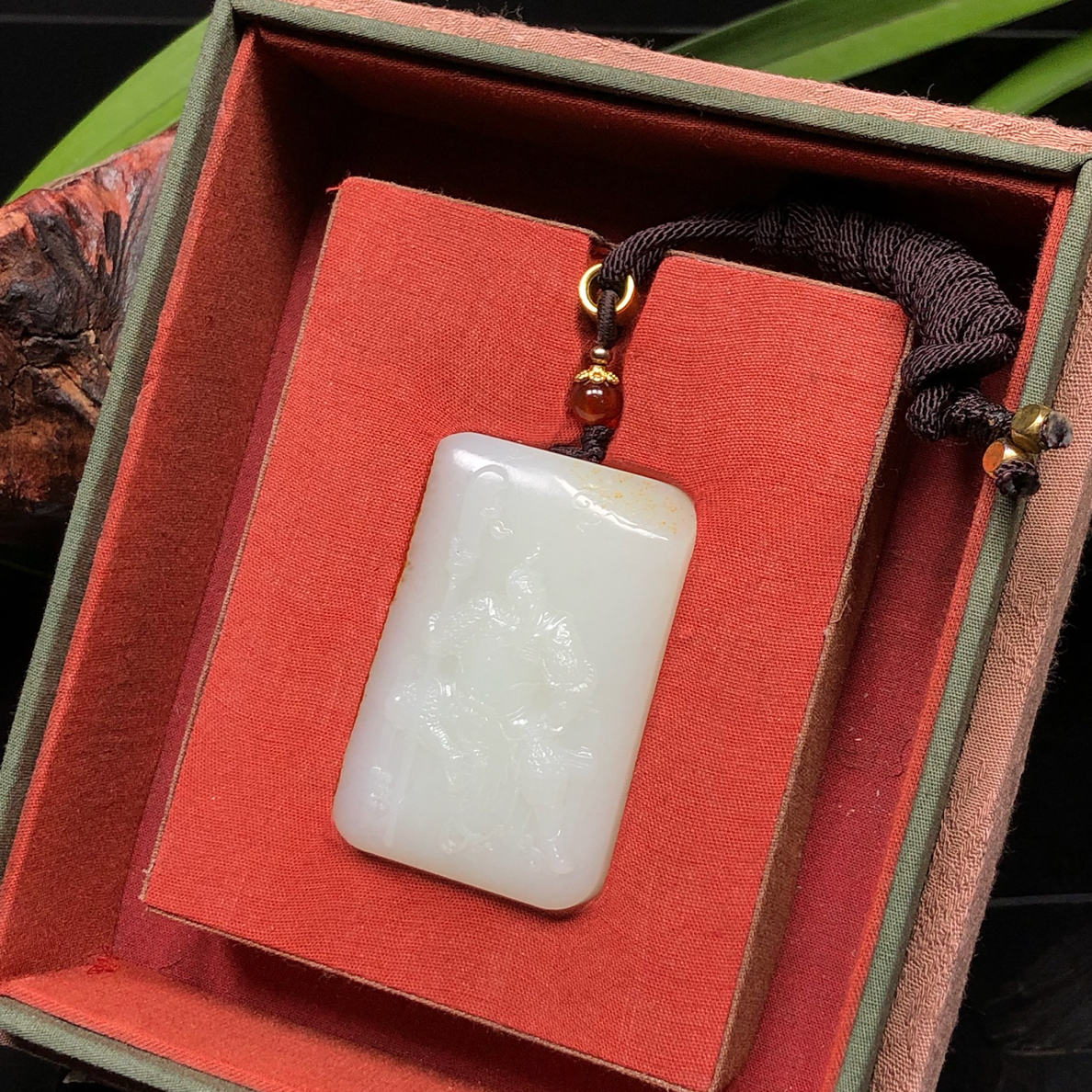 【底价已开价】61克和田玉关二爷玉牌挂件53*35*13mm货号02101和