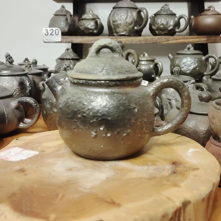 坭兴陶纯柴烧全手碳化落釉回纹茶壶