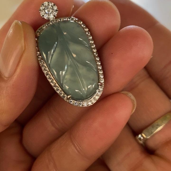 翡翠未镶嵌颈饰叶子