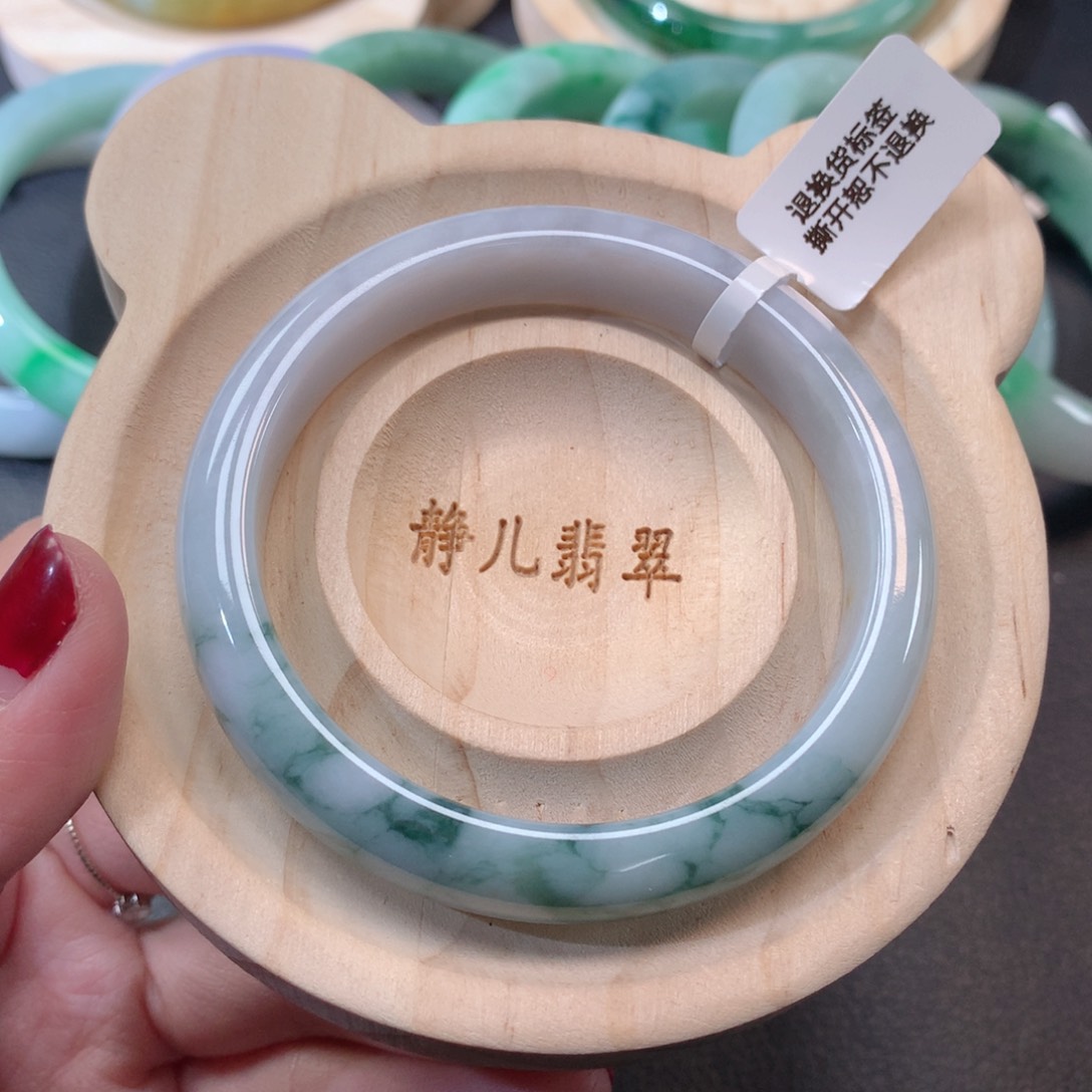 翡翠手镯未镶嵌54圈口