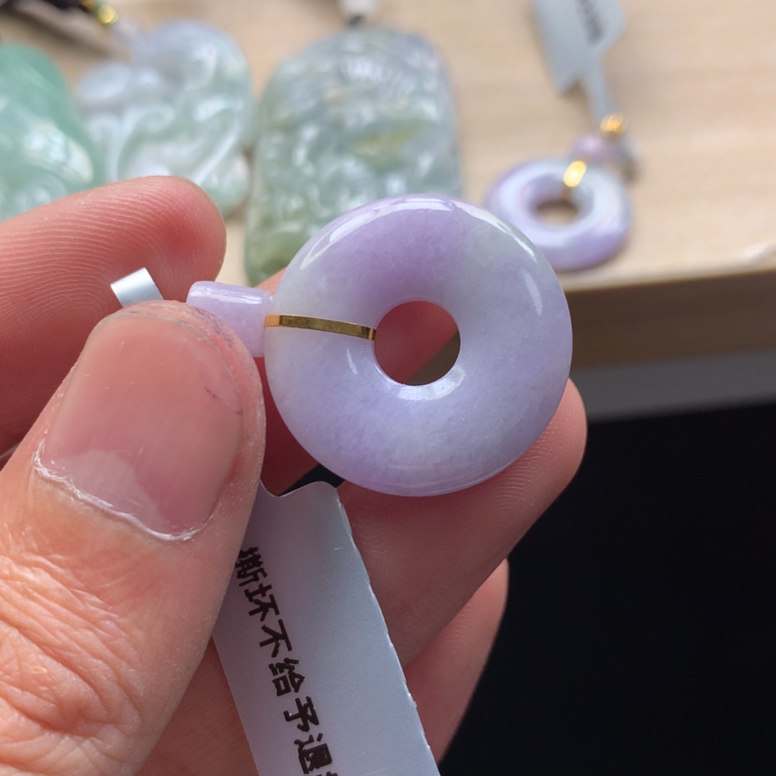 颈饰未镶嵌翡翠吊坠