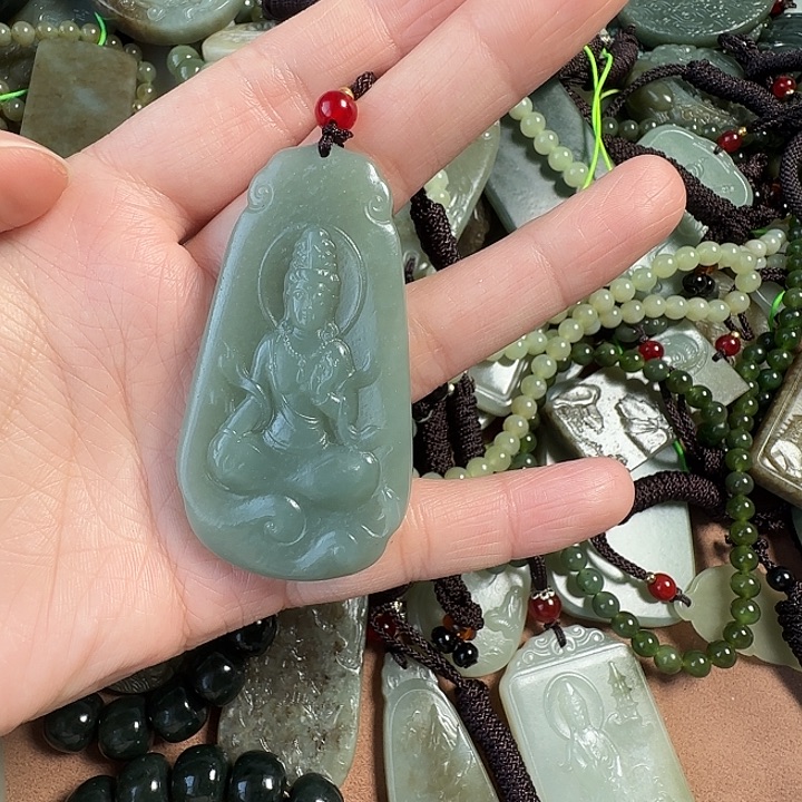 和田玉颈饰未镶嵌