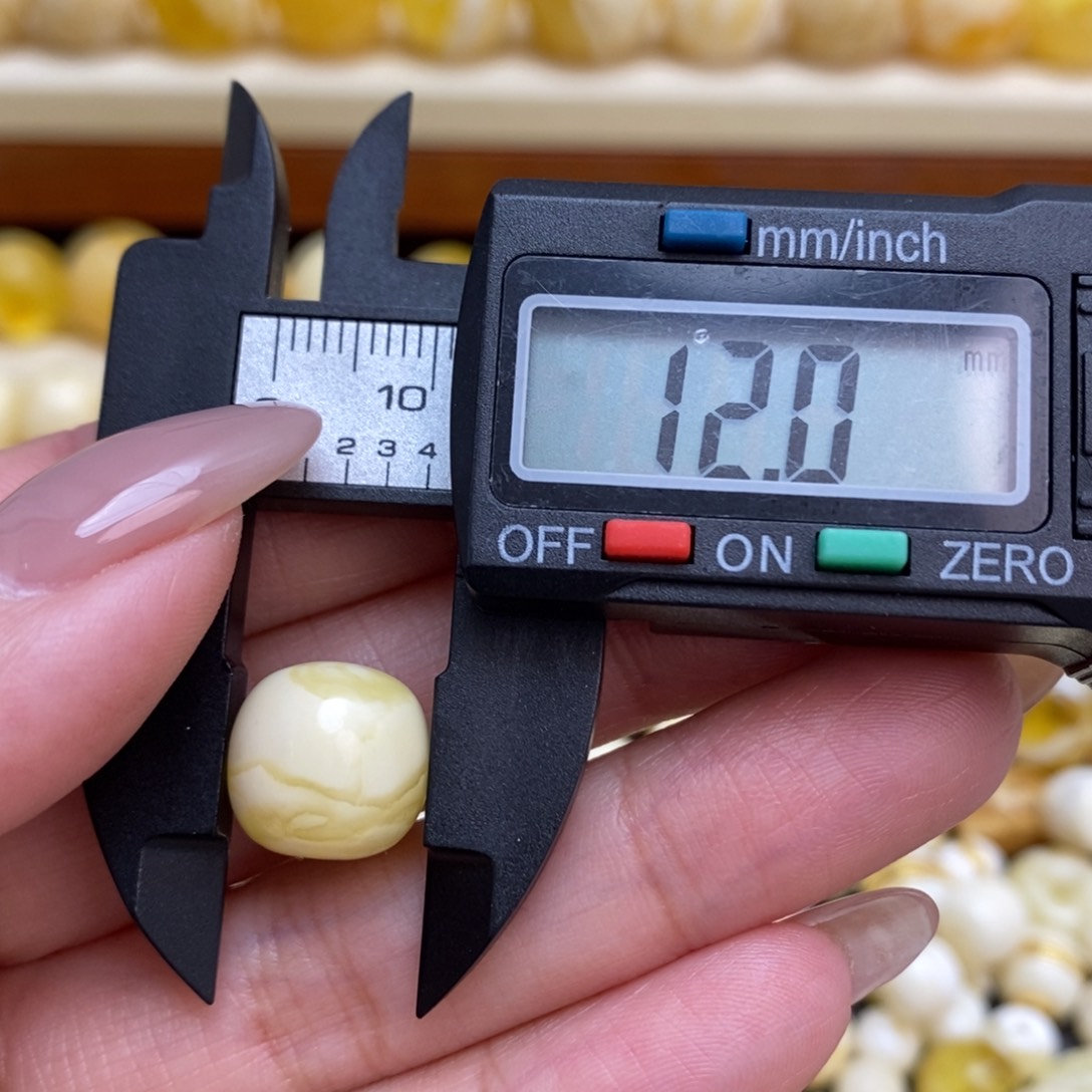 琥珀珠宝奇石未镶嵌高**η