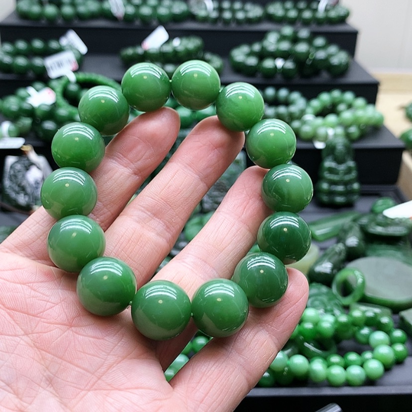 【闪购商品】未镶嵌和田玉（碧玉）手链O****?