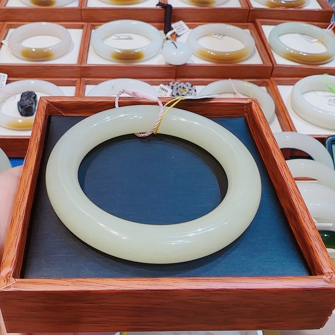 和田玉手镯未镶嵌黄口55