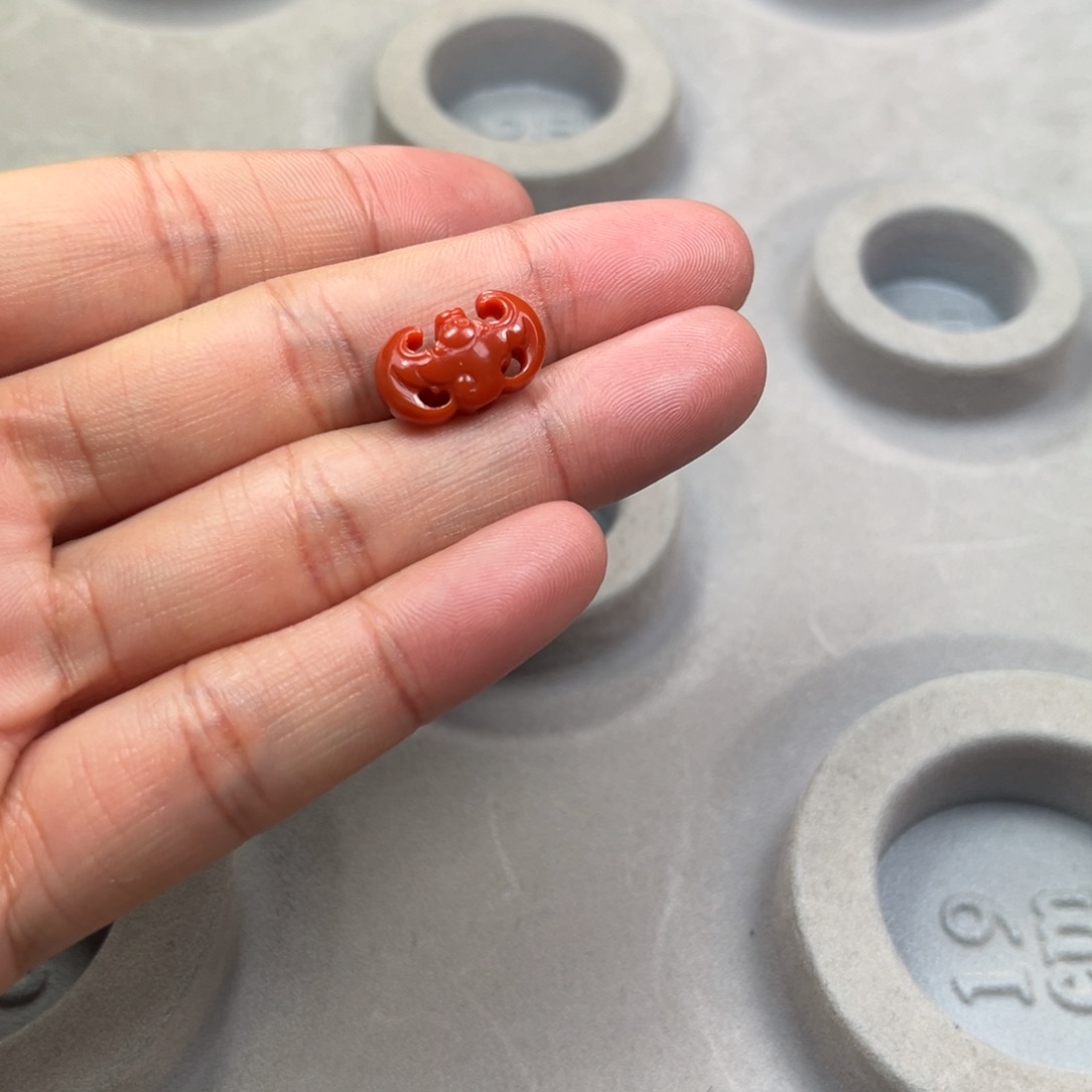 南红玛瑙蝙蝠未镶嵌虎***人