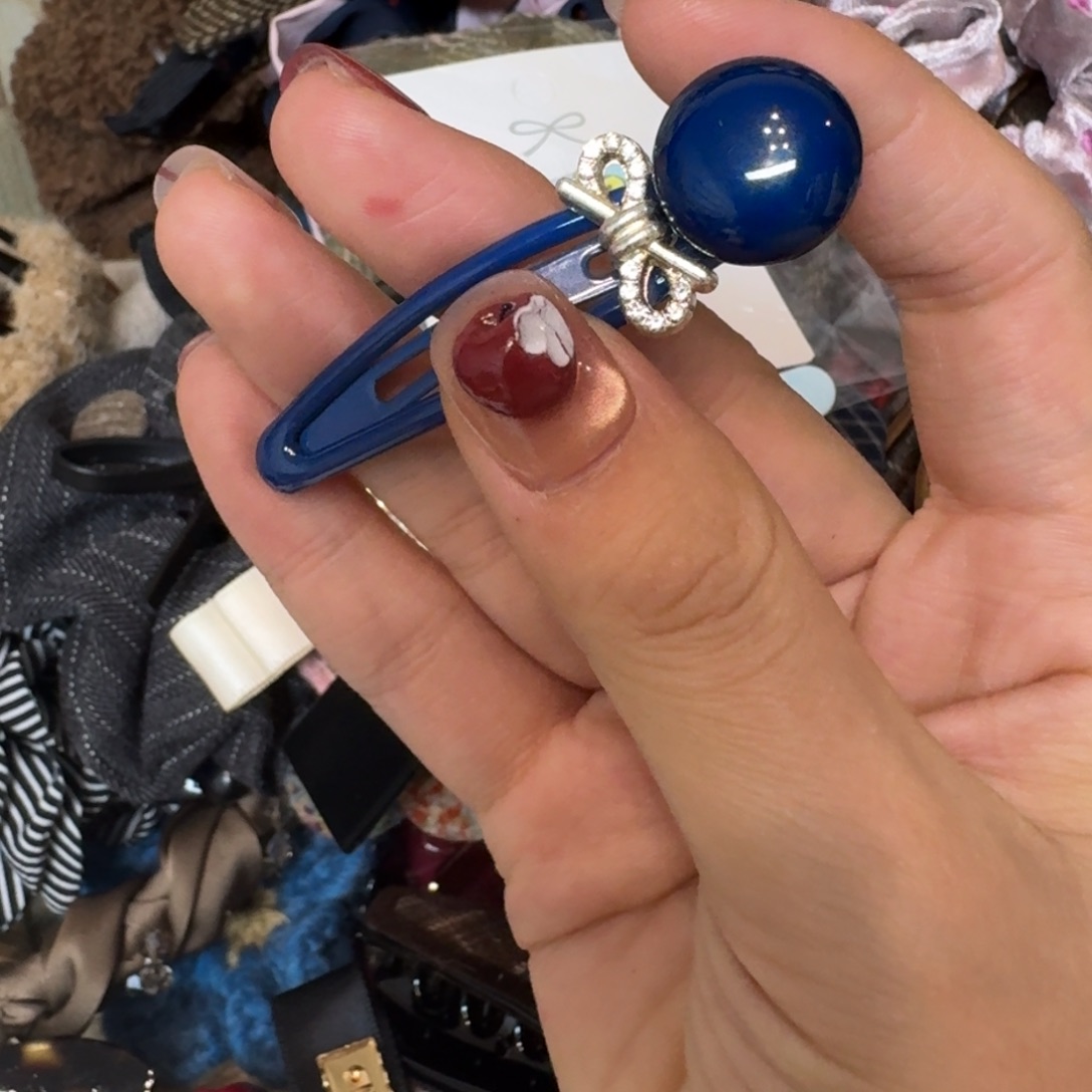 布艺铁合金蓝球拜拜夹