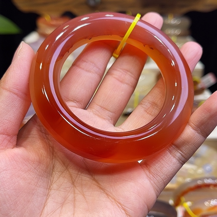 玛瑙/玉髓手镯未镶嵌搬**妞