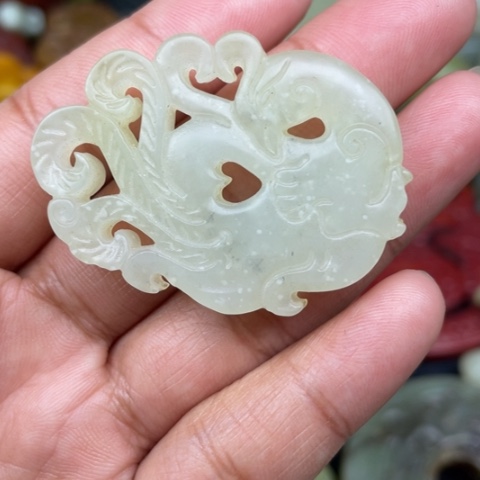 蛇纹石玉颈饰未镶嵌2