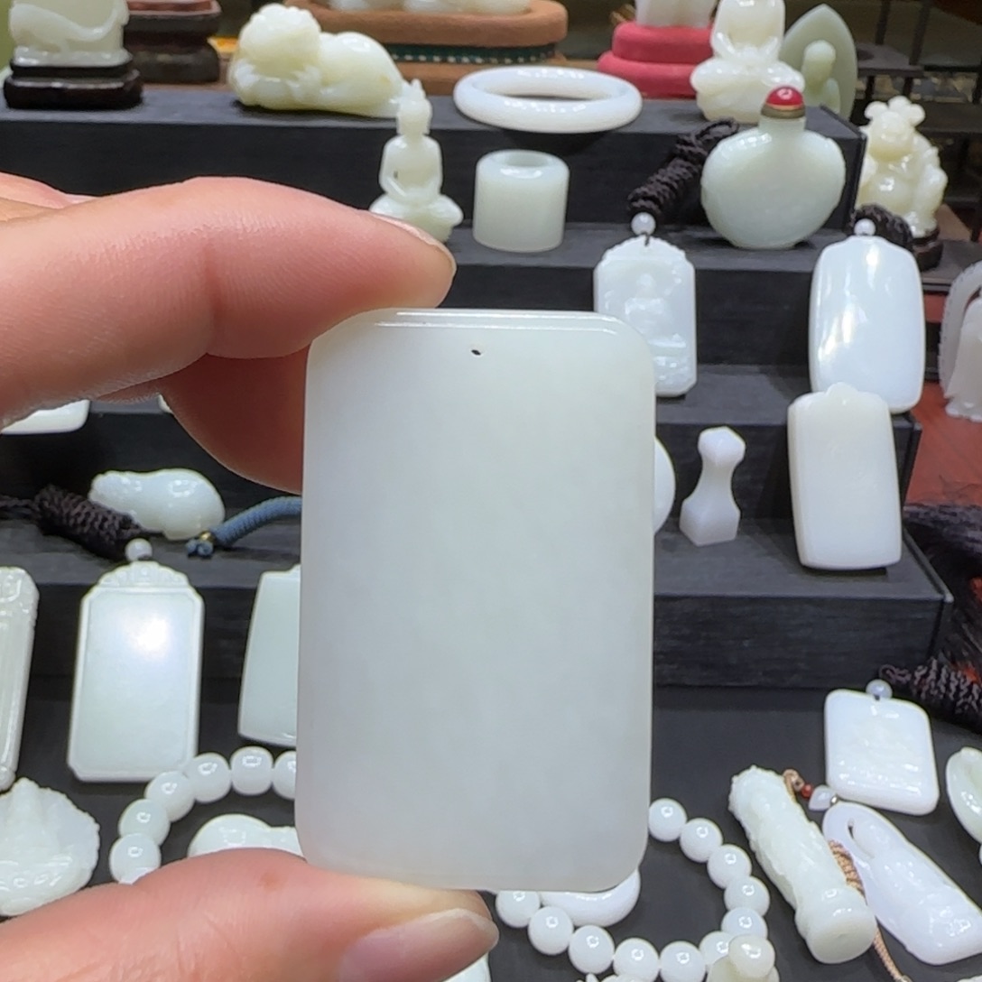 和田玉挂件未镶嵌皮**丶