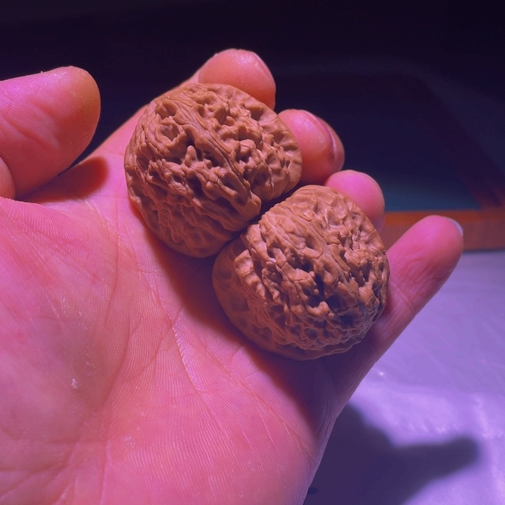 文玩核桃把件 38 尺三角白狮子到付！到付！