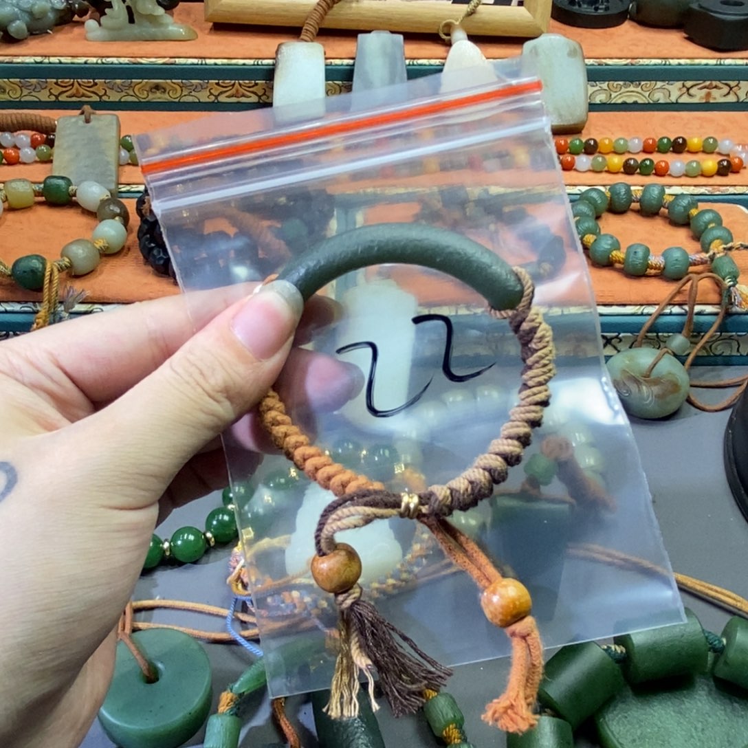 和田玉颈饰未镶嵌玉**清