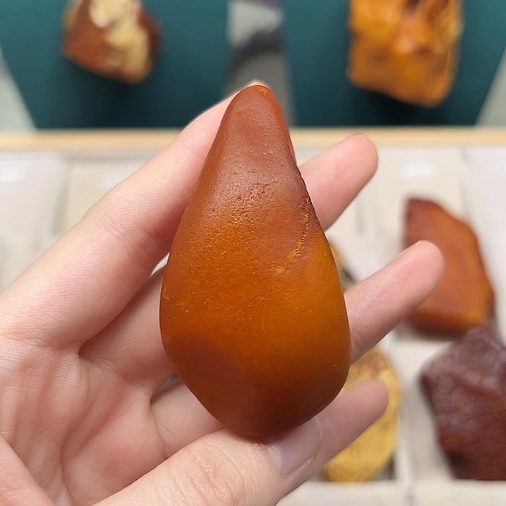 琥珀珠宝奇石未镶嵌