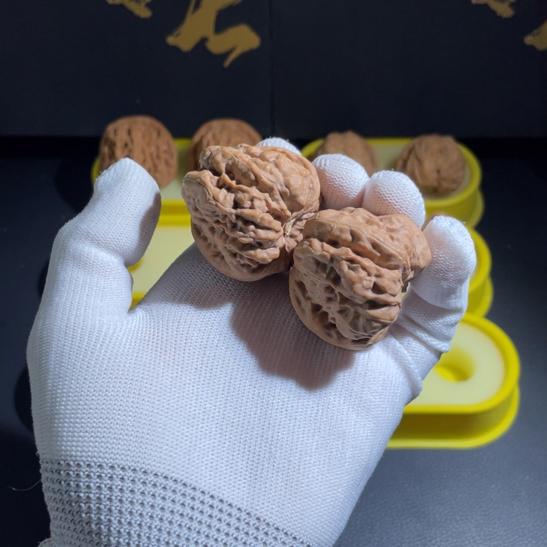 文玩核桃把件6号精对级44肚大肌肉蛙蛙，不全品