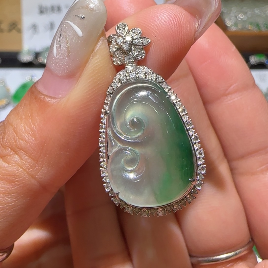 【闪购商品】翡翠颈饰18K金镶嵌缅甸