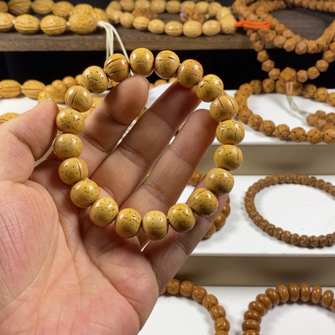 孙***瓜吊坠桃核盘锦奶油核苹果园