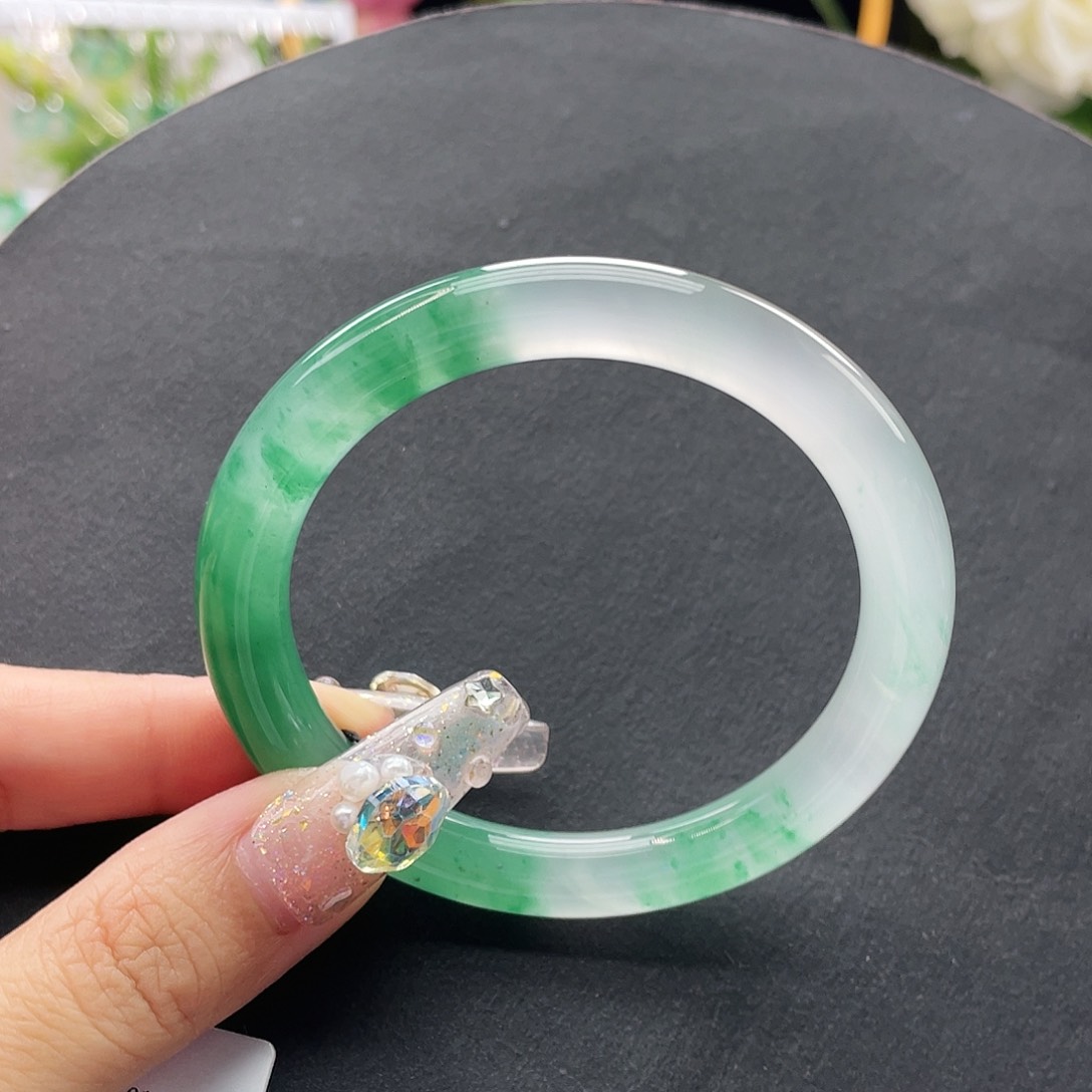 石英质玉（非洲翠）手镯未镶嵌55.5