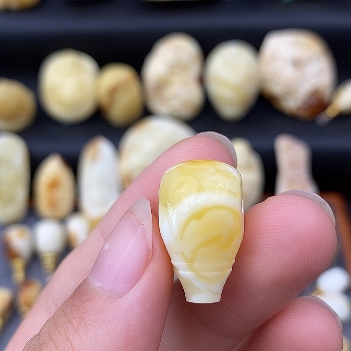 琥珀未镶嵌裸石12三通c337