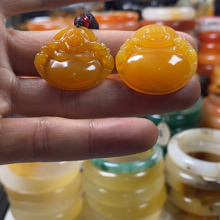 石英质玉合金颈饰