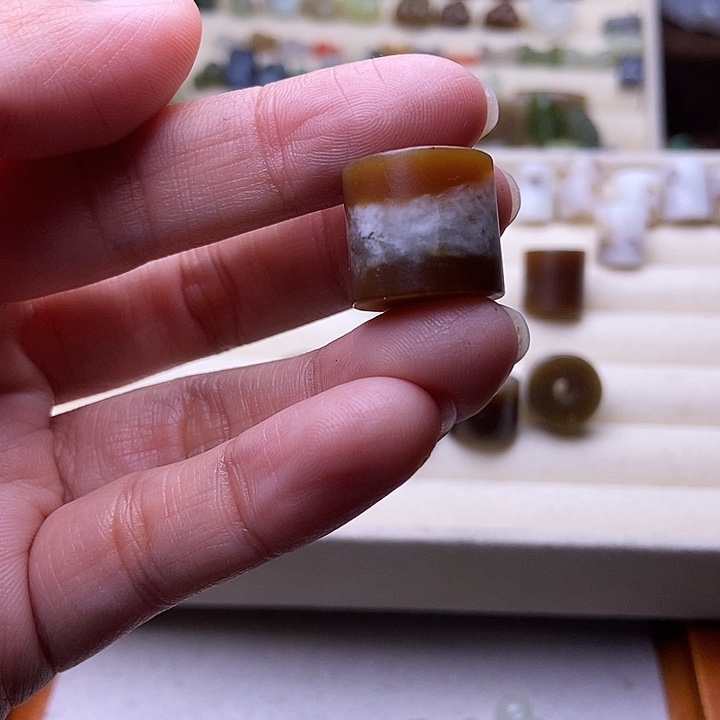 王***妹和田玉未镶嵌手链