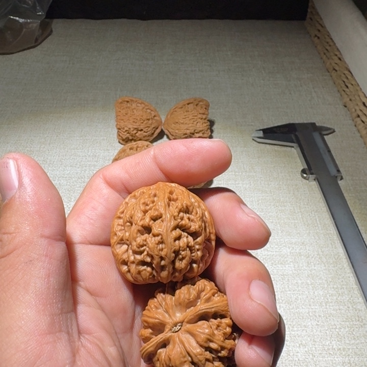 y***y文玩核桃吊坠大粗筋