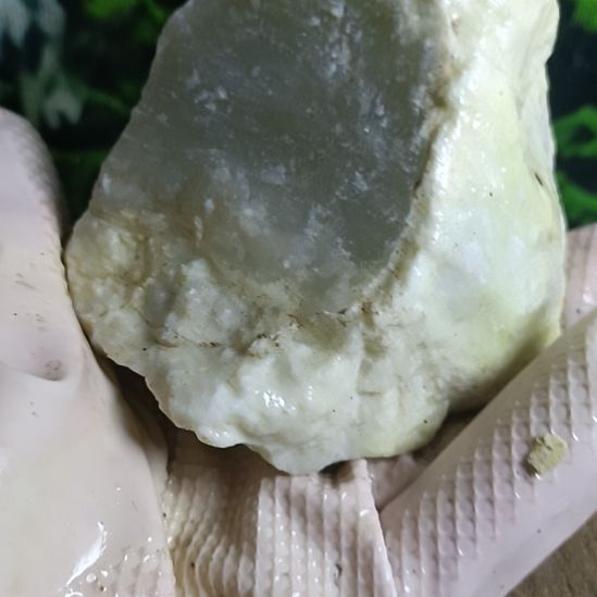蛇纹石玉未镶嵌珠宝奇石