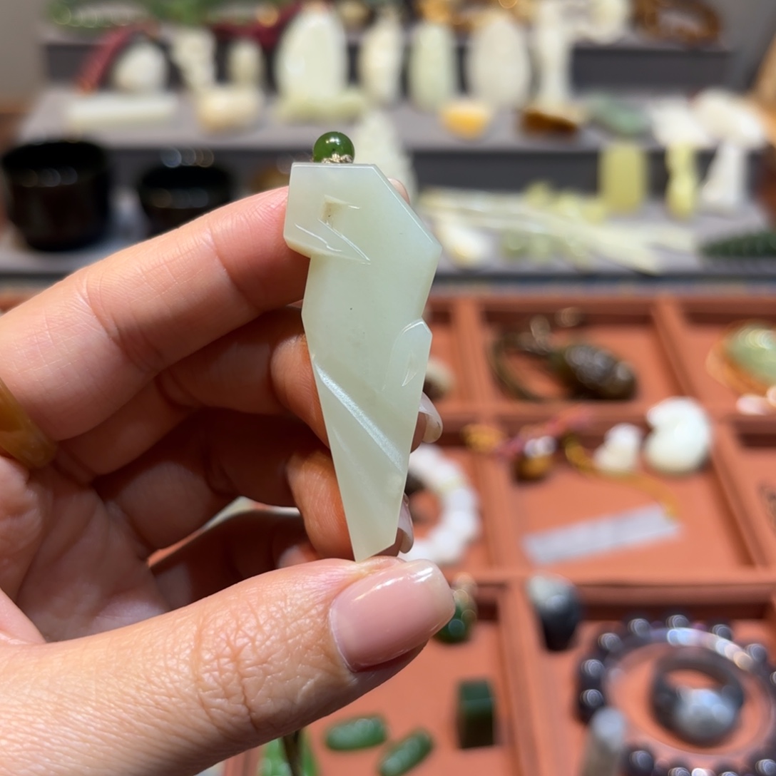 和田玉（青白玉）未镶嵌颈饰千纸鹤