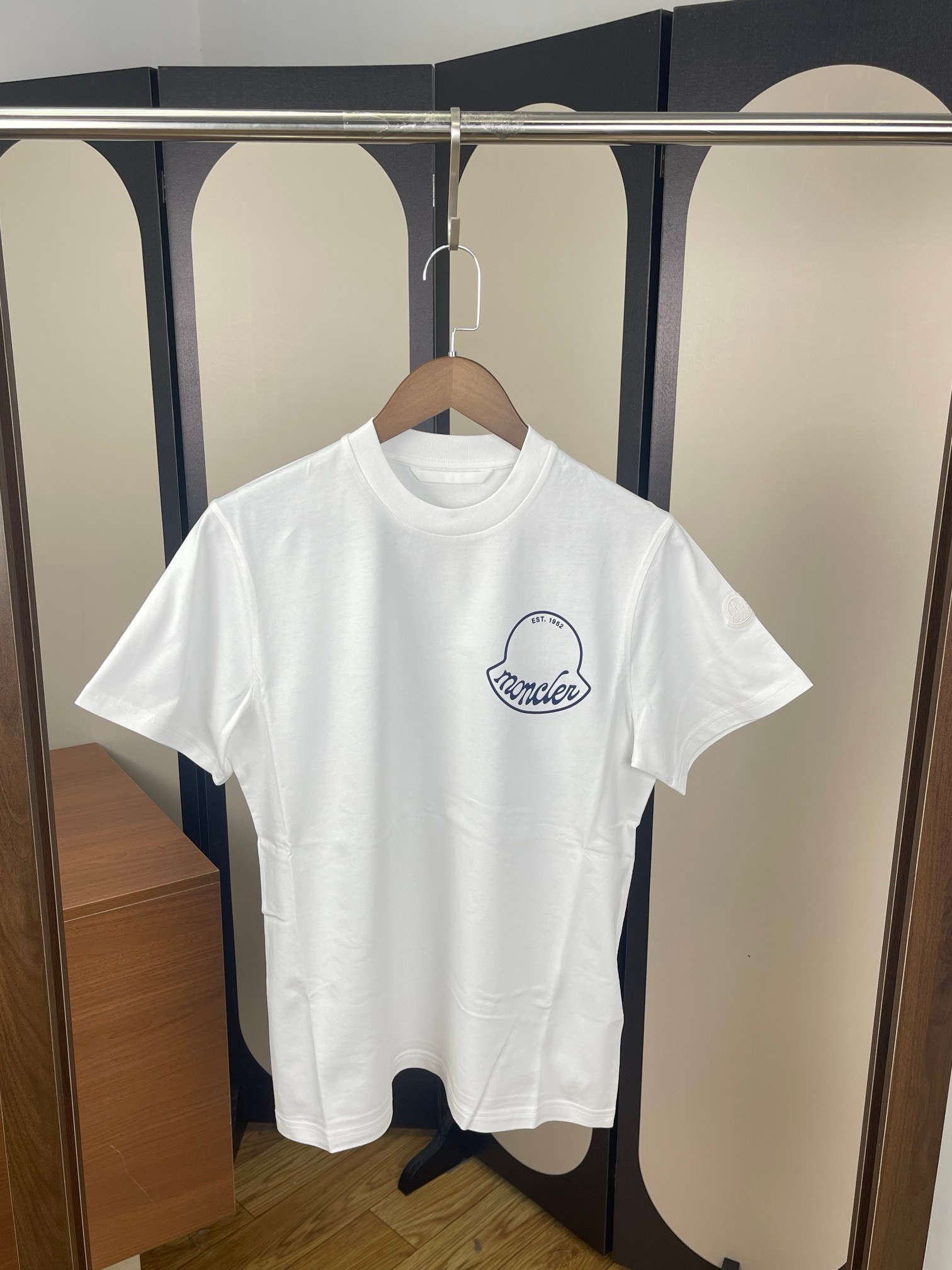 未使用 MONCLER 蒙口 男士 大标 logo经典短袖