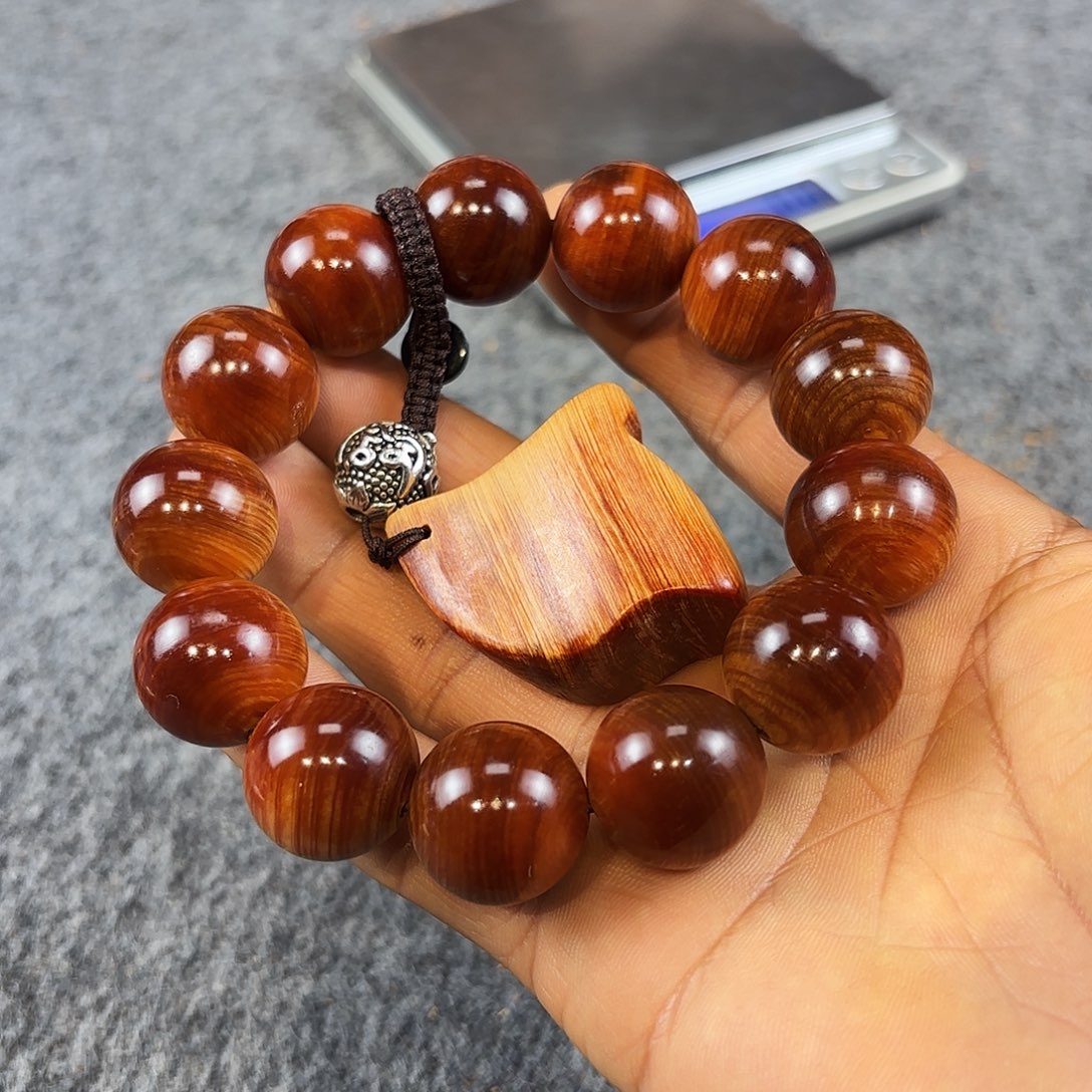 崖柏1.8南红底糖骨 高油沉水