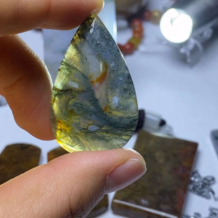 玛瑙/玉髓颈饰未镶嵌