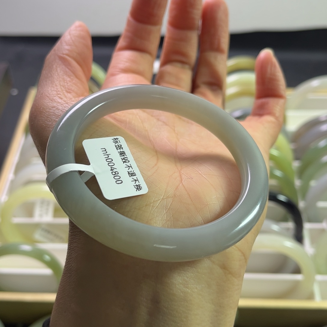 和田玉手镯57.5圈未镶嵌