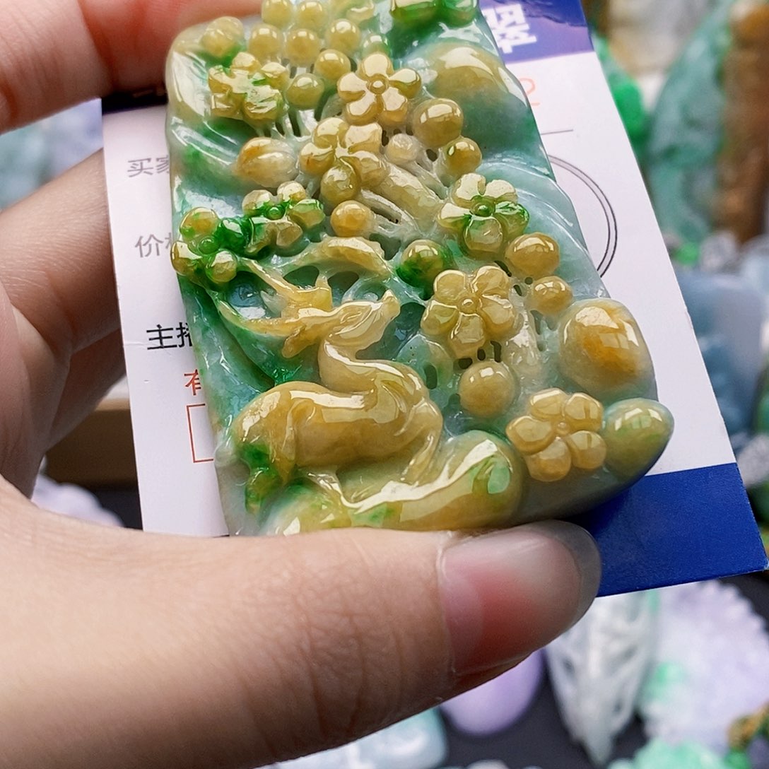 吊坠(不含链)未镶嵌翡翠
