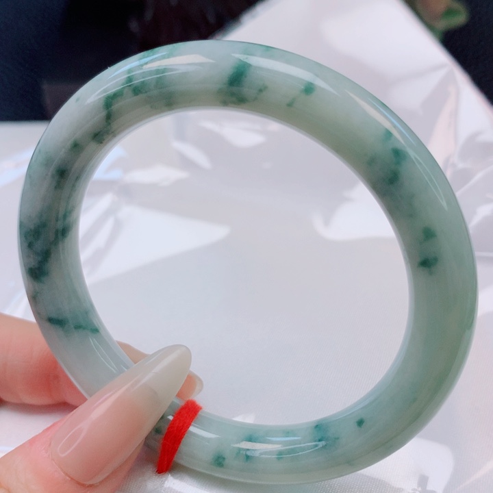 翡翠手镯（圆镯）未镶嵌