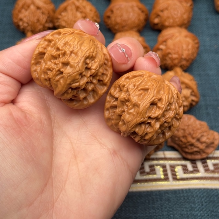 文玩核桃把件全品野狼37