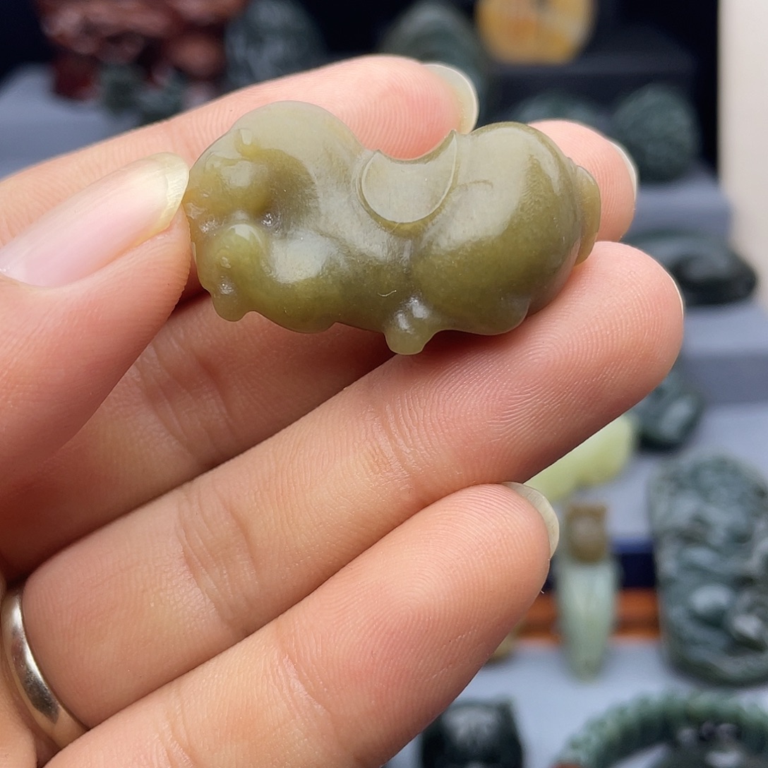 和田玉未镶嵌挂件