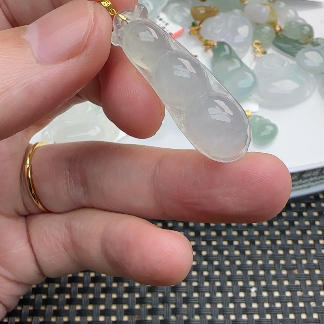 【闪购商品】翡翠吊坠(不含链)18K金镶嵌冰豆