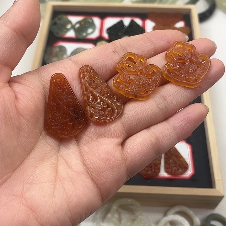 奶***菜蛇纹石玉合金耳钉