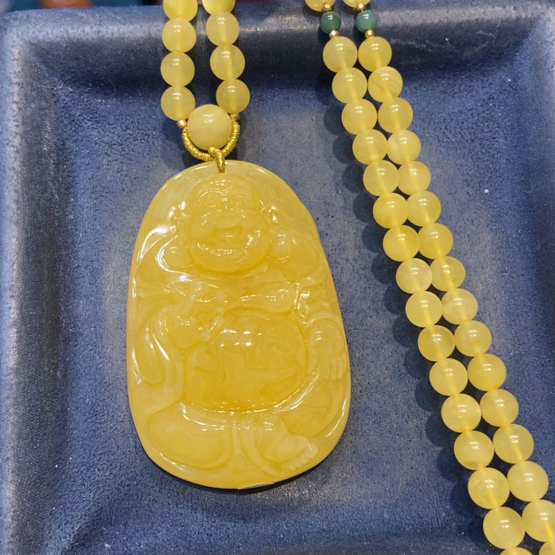 琥珀未镶嵌颈饰蜜蜡